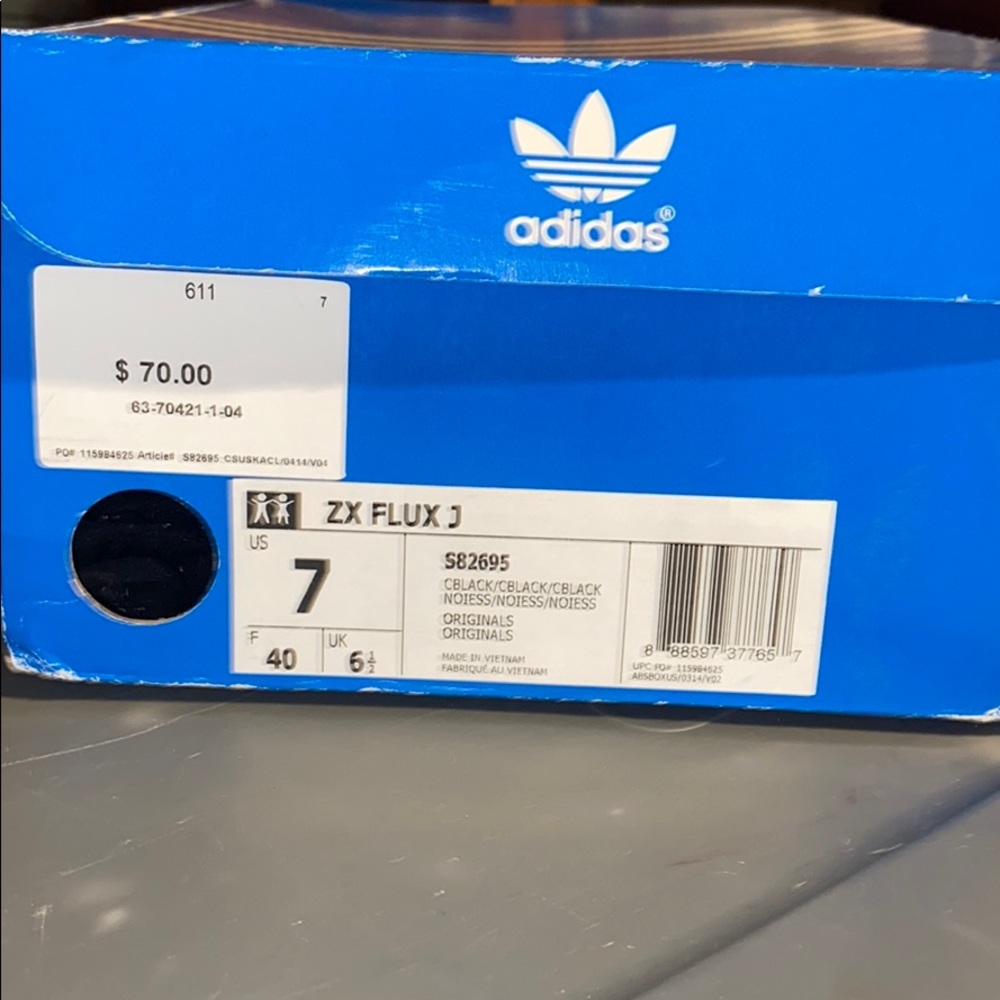Adidas torrisons